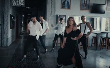 Могилевская представила клип с танцами и красивыми мужчинами: яркое видео