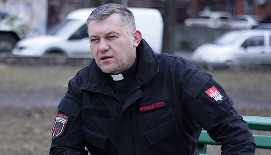 У Путина есть страшное оружие, которое он использует даже в Киеве - священник из АТО