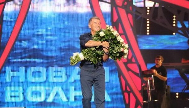 Путинский певец решил понравиться Украине песней про Крымский мост: опубликовано видео