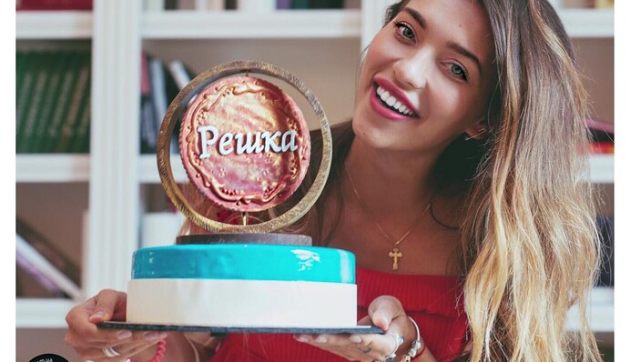 Известная украинская телеведущая удивила сменой имиджа: опубликовано фото