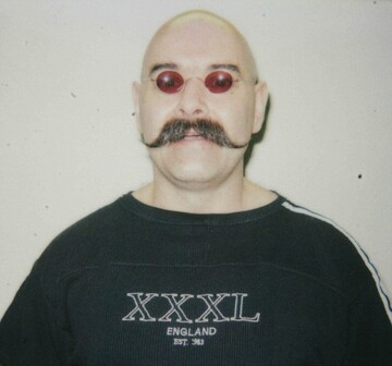 Самый жестокий преступник Британии попросил голливудскую звезду стать отцом его ребенка