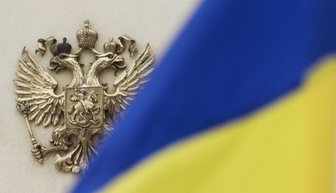 Мільйони для Росії: чому влада не сказала українцям про виплати по 