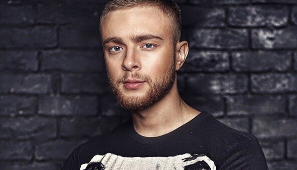 По стопам Киркорова: российский поп-певец влип в громкий скандал из-за плагиата