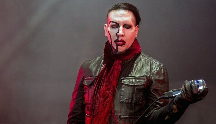 Мэнсона придавило декорацией во время концерта: опубликовано видео