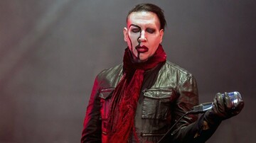 Мэнсона придавило декорацией во время концерта: опубликовано видео