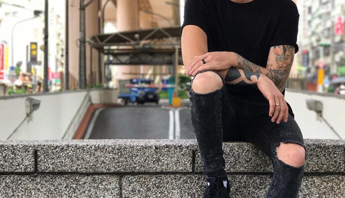 Известный украинский певец стал жертвой грабителей