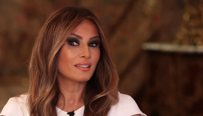 Мелания Трамп снова отправилась в зону бедствия в провокационном наряде: опубликованы фото