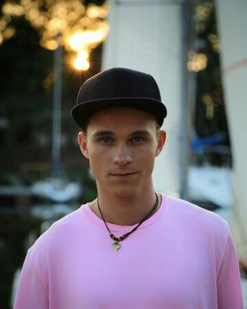 Участник украинской группы получил серьезную травму на концерте