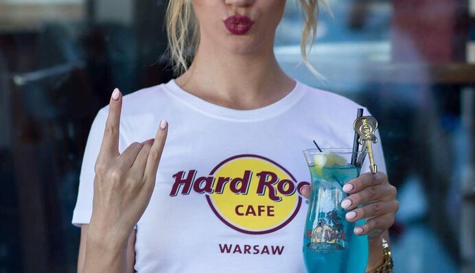 Украинская телеведущая повторила трюк Виктории Бекхэм: пикантное фото