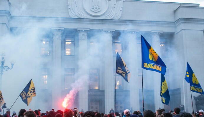 Националисты взяли Раду в осаду: яркие фото из центра Киева
