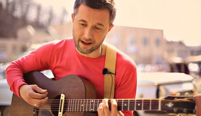 Во Львове с потасовкой и скандалом сорвали концерт Бабкина: опубликовано видео