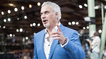 Меладзе снял в клипе участницу популярного украинского шоу: опубликовано видео