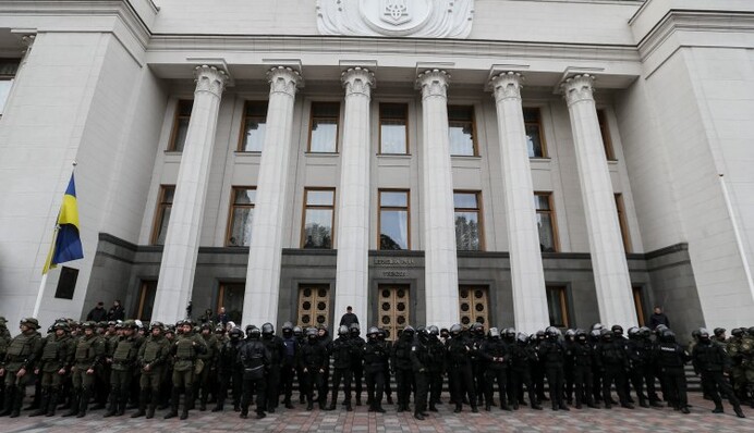 Пугают гранатами в толпу: какие протесты ждут Киев на следующей неделе