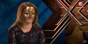 Девушка в маске растрогала жюри Х-фактора и разозлила сети: опубликовано видео