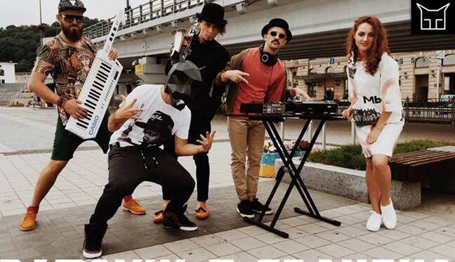 Культовая группа заставила зрителей Х-фактора танцевать: зажигательное видео