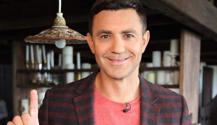 Это так мило: известный ресторатор похвастался забавными фото с сыном