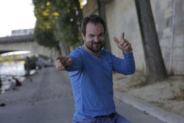 Поборовший смертельную болезнь украинский певец женился: опубликовано фото