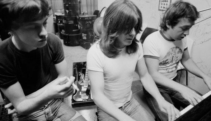 Умер один из создателей AC/DC: биография, фото и видео Джорджа Янга