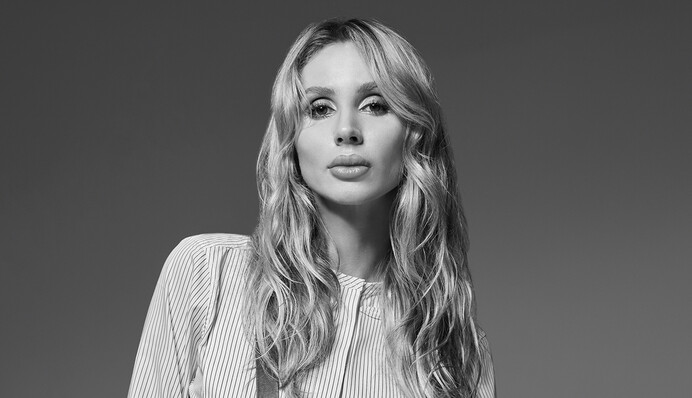 Зашивал меня пьяный хирург: украинская звезда рассказала росСМИ о своих секретах