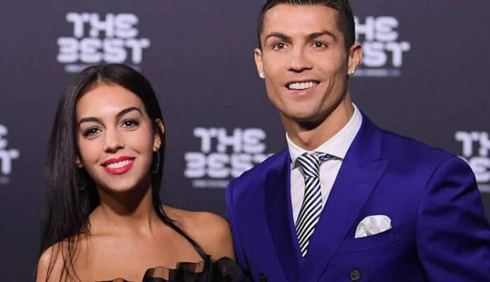 Беременная невеста Роналду восхитила сети играми с его детьми: опубликовано фото