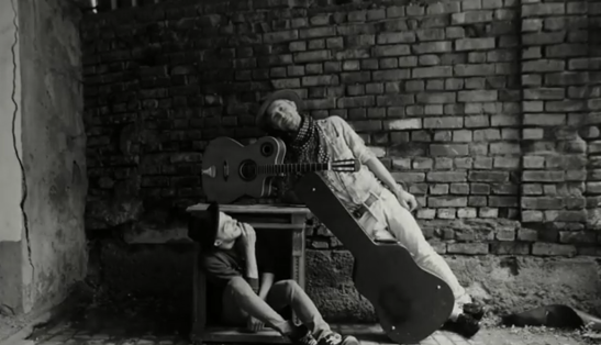 Бабкин с подопечным сняли черно-белый клип на новую песню: опубликовано видео