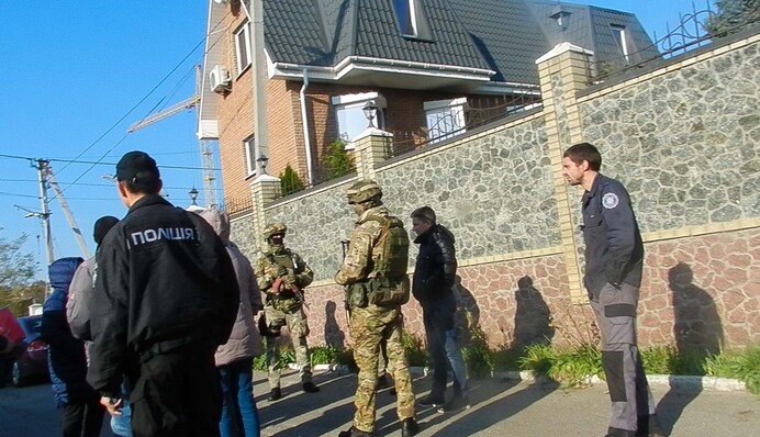 Під пресом влади і грошей: активістам Софіївської Борщагівки влаштували озброєне маски-шоу