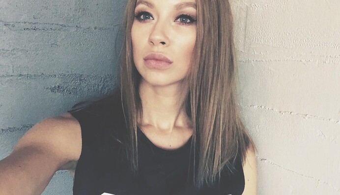 Жена Ступки восхитила поклонников идеальной фигурой: пикантное фото