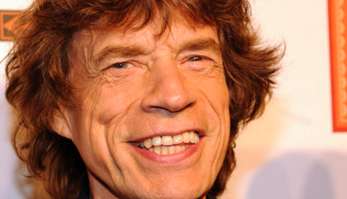 74-летний лидер Rolling Stones закрутил роман с 22-летней красоткой: опубликованы фото
