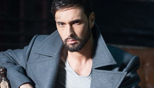 Известный украинский певец взбудоражил сеть фото со знаменитой подозреваемой в сепаратизме