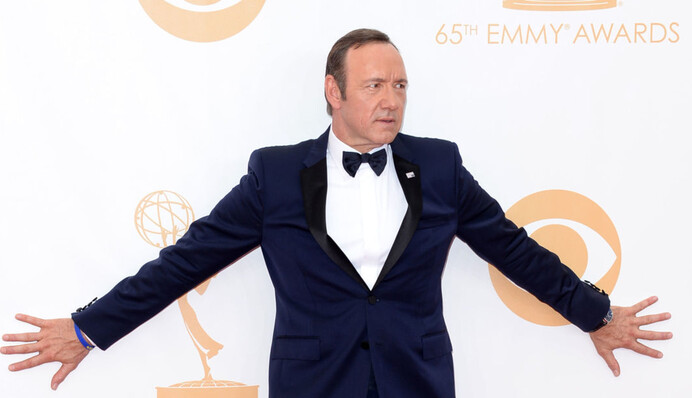 Обвиняемого в педофилии Кевина Спейси лишили премии 