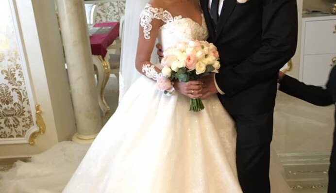 Известный украинский шоумен похвастался обручальными кольцами от Брэда Питта: опубликовано видео