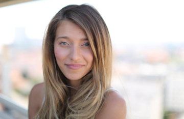 Не могла разговаривать и целоваться: известную украинскую телеведущую прооперировали