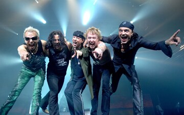 Легендарные Scorpions прилетели в Киев: опубликованы фото