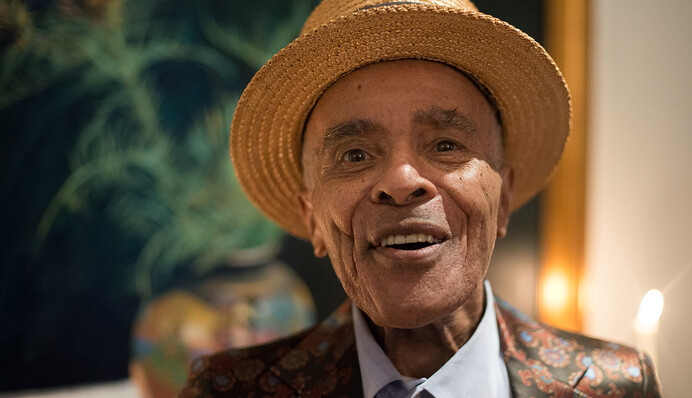 Умер легендарный джазовый певец: биография и лучшие песни Джона Хендрикса