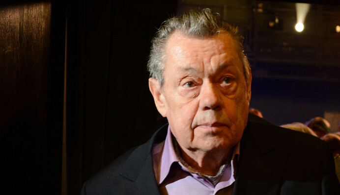 Знаменитый российский актер прошел первый курс химиотерапии