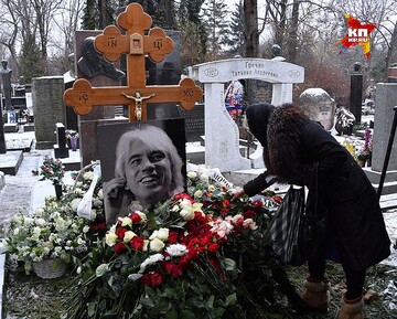 В Москве захоронили прах Хворостовского: опубликованы фото и видео