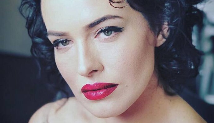 В Киеве угнали авто известной украинской певицы: опубликованы фото