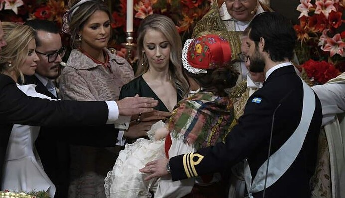 Принц Швеции Карл Филипп и принцесса София окрестили младшего сына: яркие фото