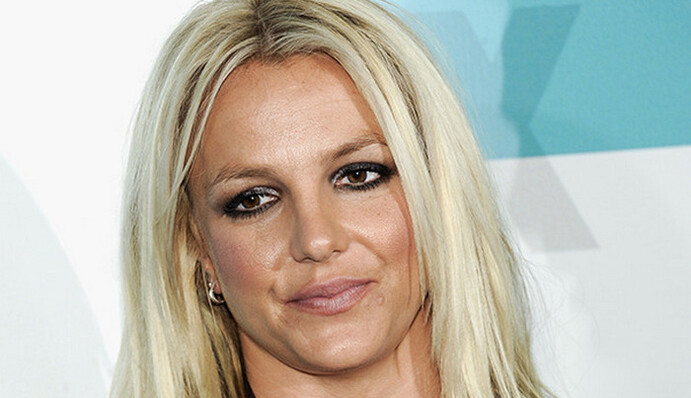 У известной поп-певицы украли 49 песен