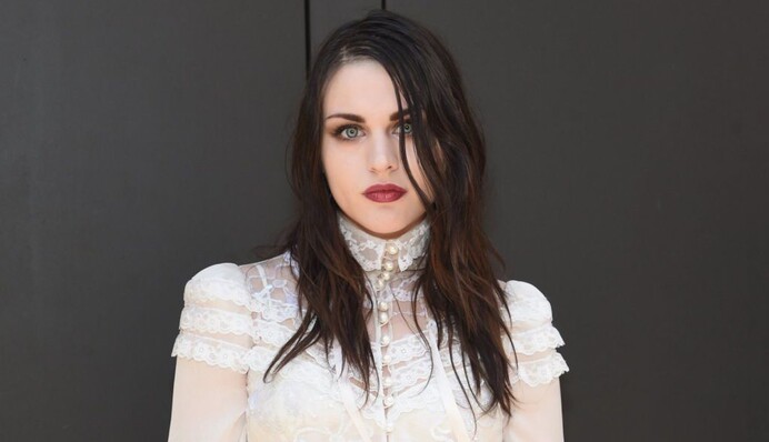 Дочь Курта Кобейна развелась с мужем