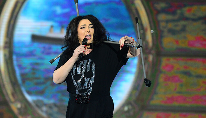 Сеть взорвало видео танца запрещенной в Украине певицы в аэропорту