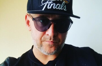 Популярный украинский певец напугал поклонников своим внешним видом: опубликовано фото