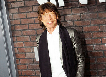 Восьмой сын лидера The Rolling Stones отпраздновал свой первый день рождения: опубликовано фото