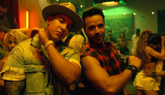 Названы музыкальные клипы, которые чаще всего смотрели в мире в 2017 году