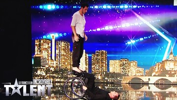 Инвалидная коляска — не помеха таланту: видео танца двух мужчин взорвало сеть