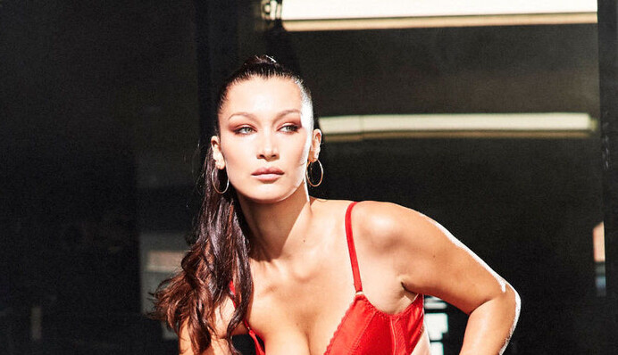 Стелла Максвелл и Белла Хадид снялись в откровенном видео для календаря Love Magazine