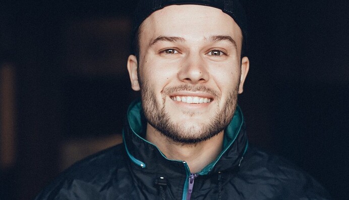 Ранее запрещенный в Украине рэпер прилетел в Киев: опубликованы фото