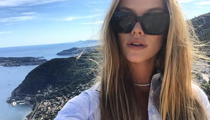 Там, где лето и волны: экс-невеста ДиКаприо порадовала пляжными фото