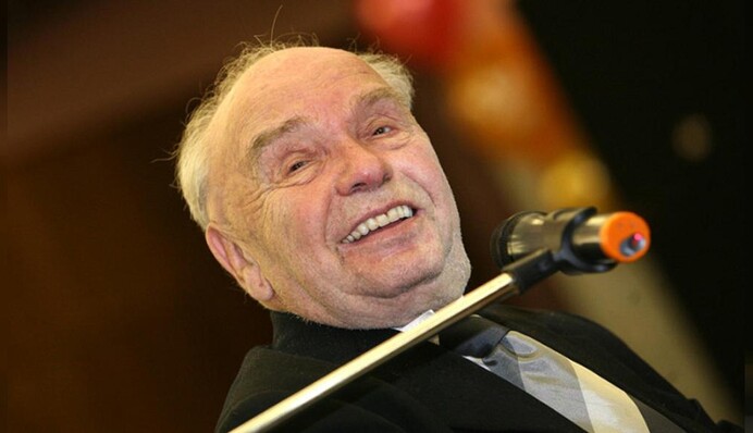 В России из-за Нового года не могут похоронить знаменитого композитора