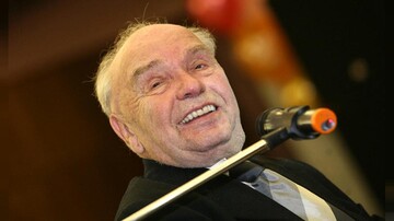 В России из-за Нового года не могут похоронить знаменитого композитора